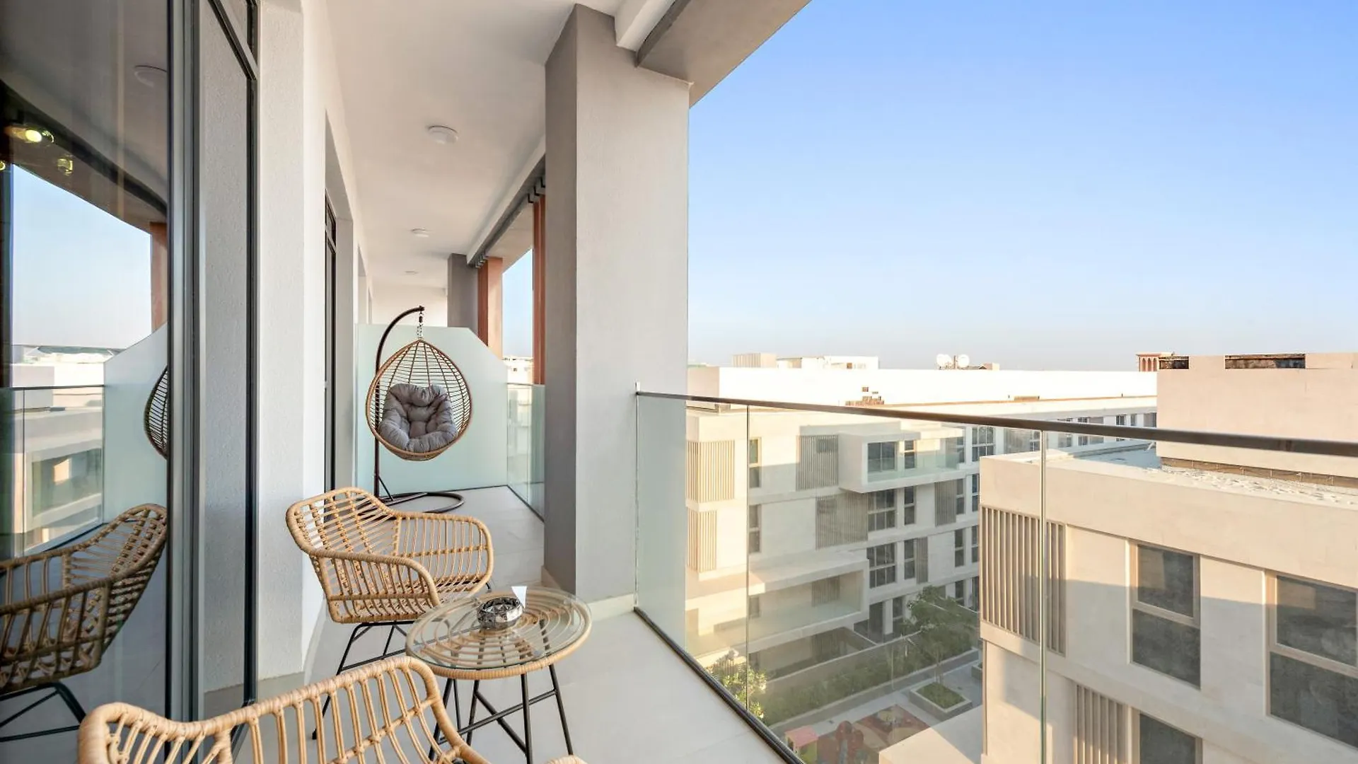 דירות דובאי Luxurious 2Br With Pool & Gym Access L Near Downtown איחוד האמירויות הערביות
