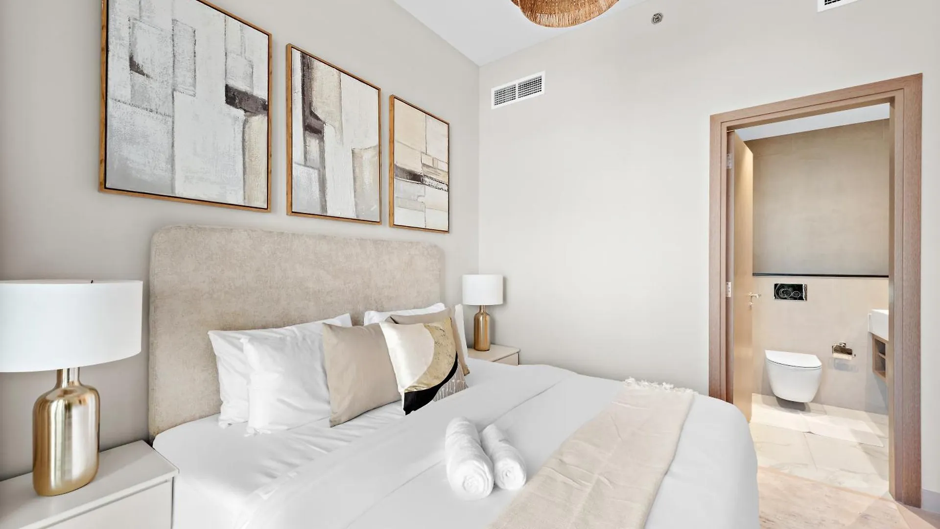 דירות דובאי Luxurious 2Br With Pool & Gym Access L Near Downtown
