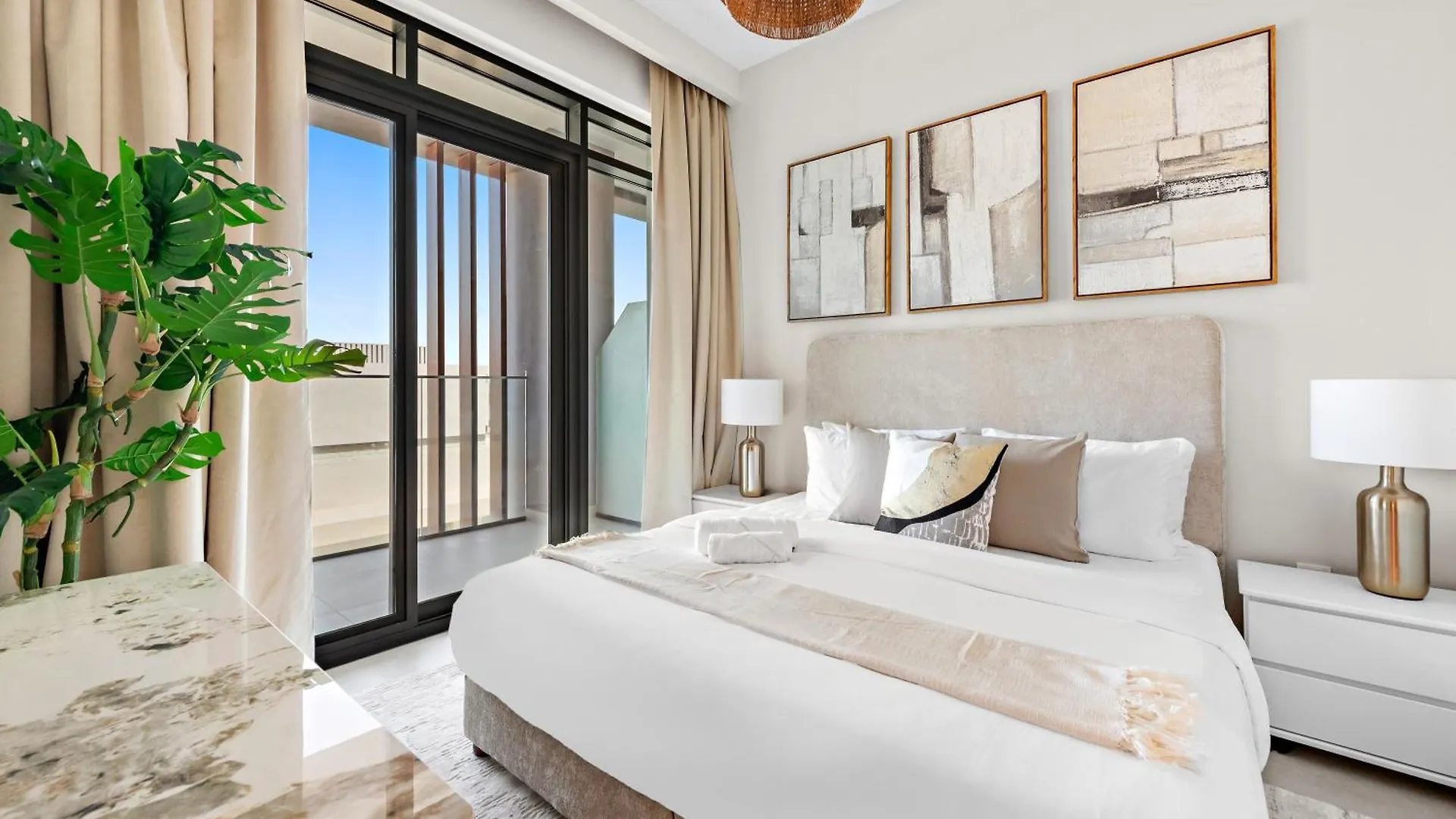 Luxurious 2Br With Pool & Gym Access L Near Downtown Apartment Dubai United Arab Emirates