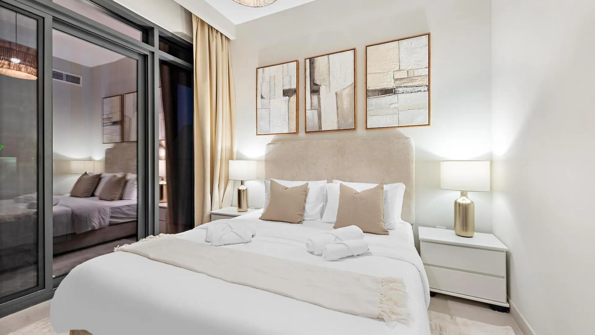 Luxurious 2Br With Pool & Gym Access L Near Downtown Apartment Dubai United Arab Emirates