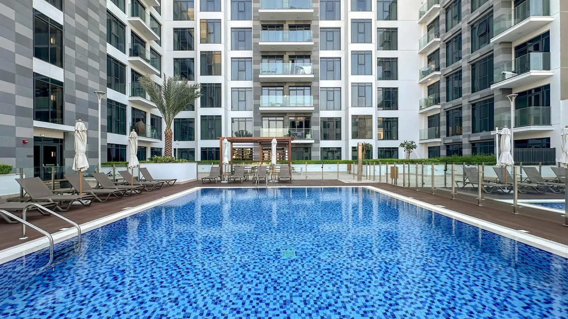 Luxurious 2Br With Pool & Gym Access L Near Downtown Apartment Dubai