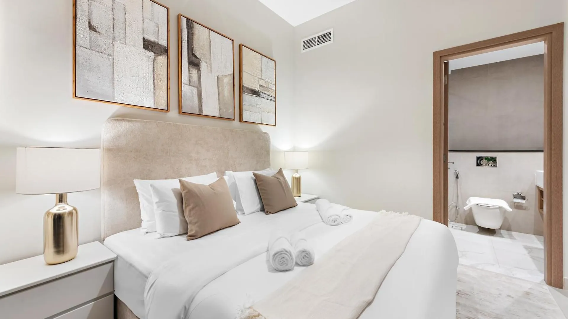 Luxurious 2Br With Pool & Gym Access L Near Downtown Apartment Dubai United Arab Emirates