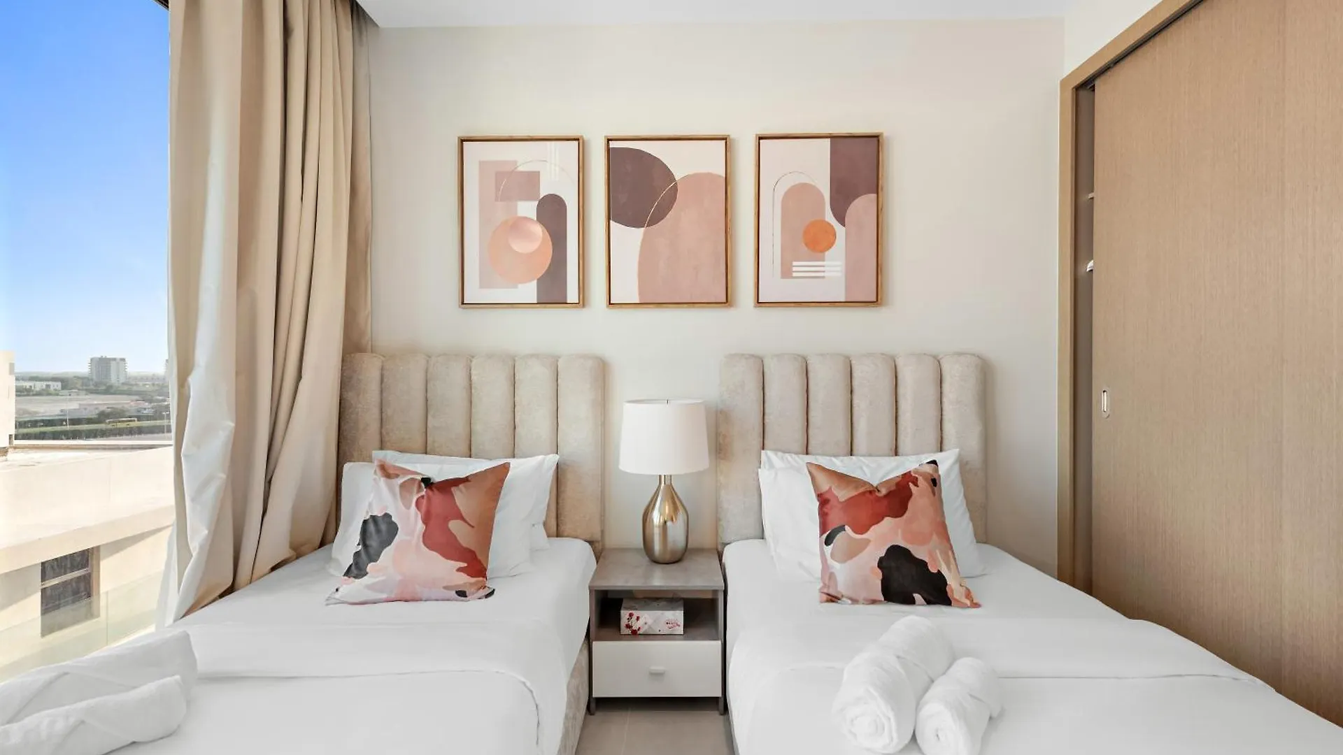 Luxurious 2Br With Pool & Gym Access L Near Downtown Apartment Dubai