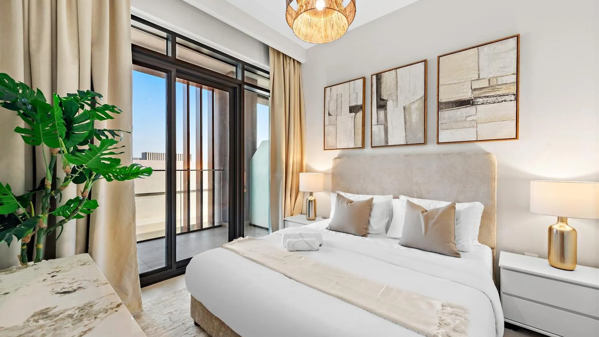 Luxurious 2Br With Pool & Gym Access L Near Downtown Apartment Dubai